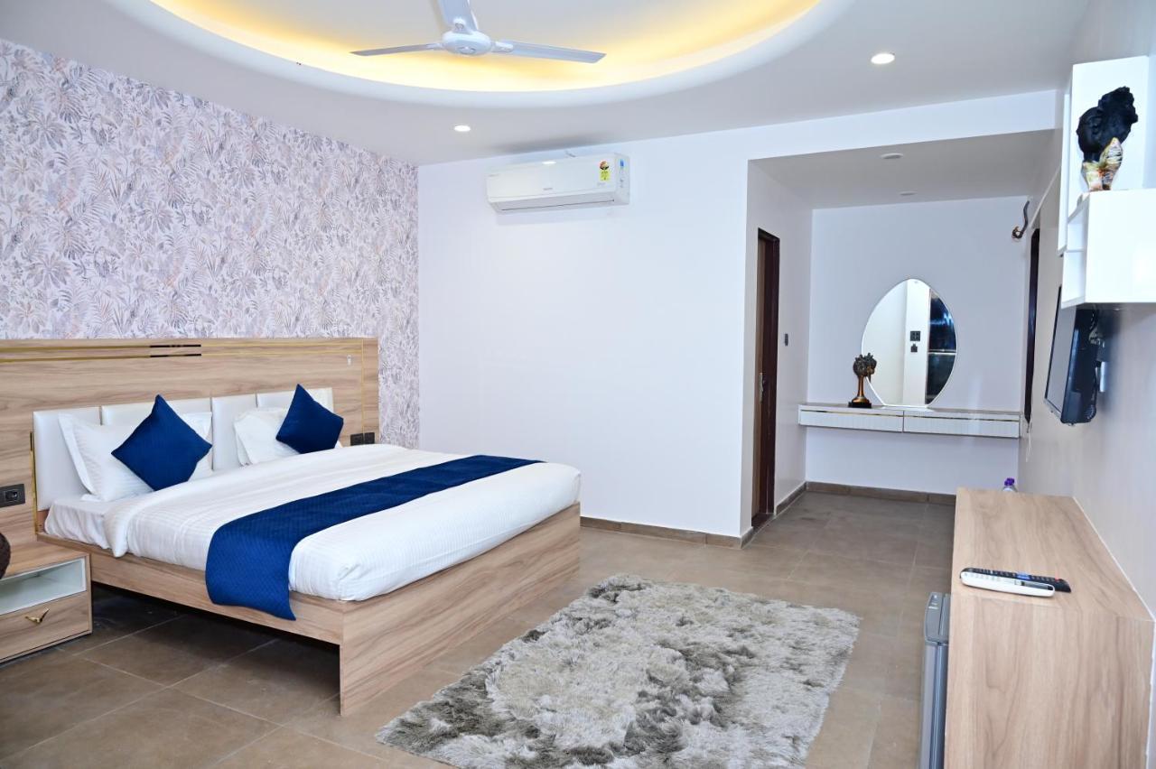 The Dwelling Inn Greater Noida Buitenkant foto