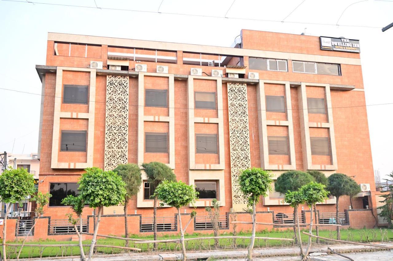 The Dwelling Inn Greater Noida Buitenkant foto