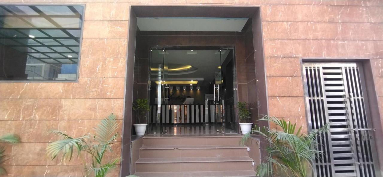 The Dwelling Inn Greater Noida Buitenkant foto